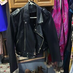 Black faux short leather women’s jacket from SHEIN